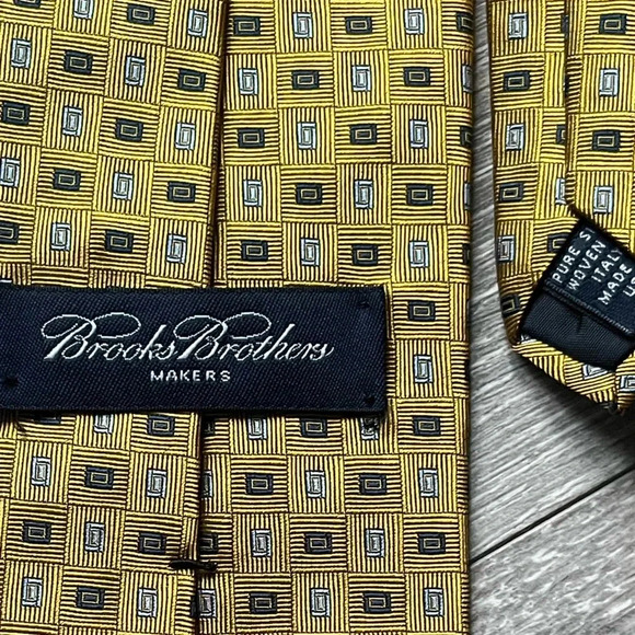 Brooks Brothers Makers Gold Blue Rectangular Print 100% Silk Men’s Necktie Work - Picture 3 of 5